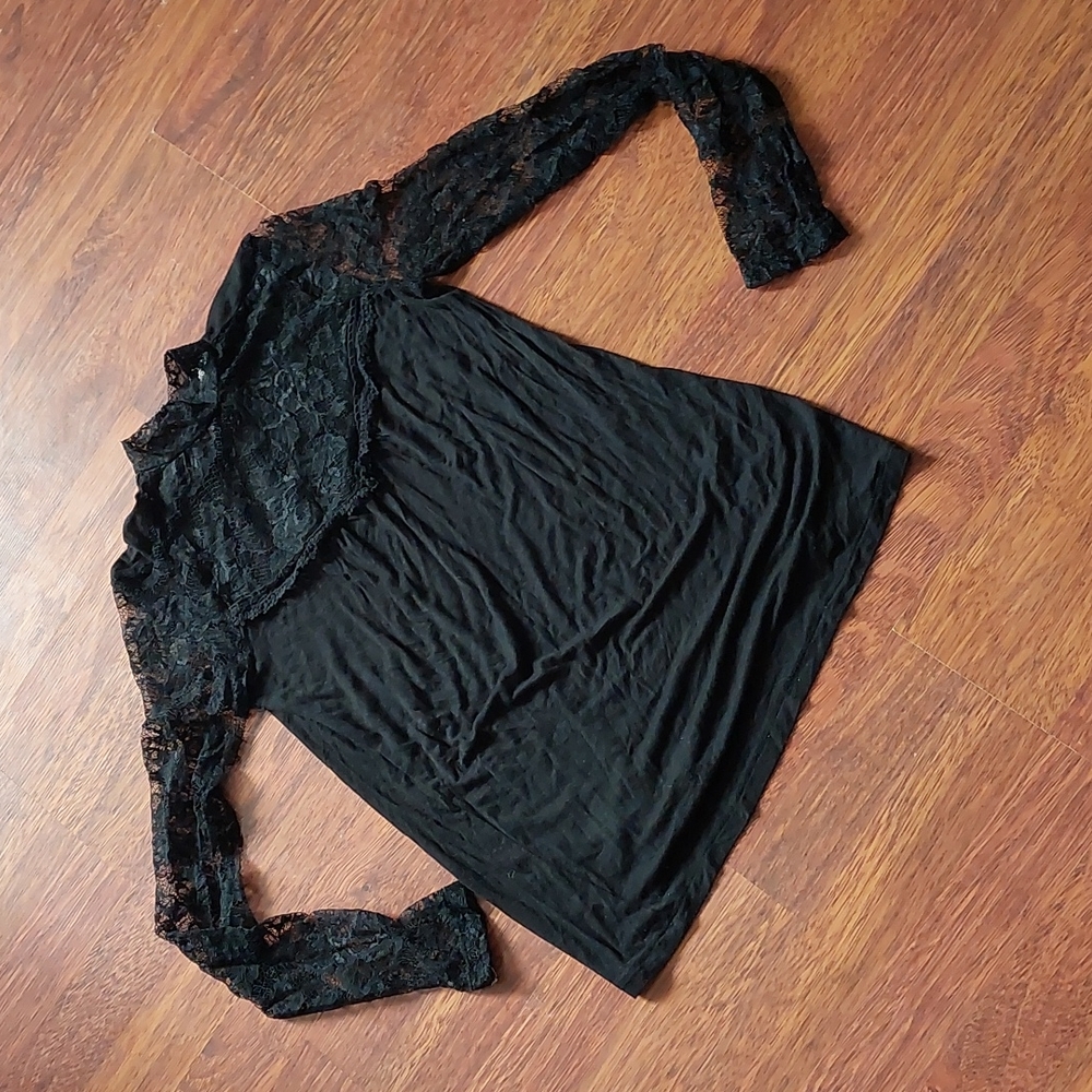Lacy top - Picture 1 of 7